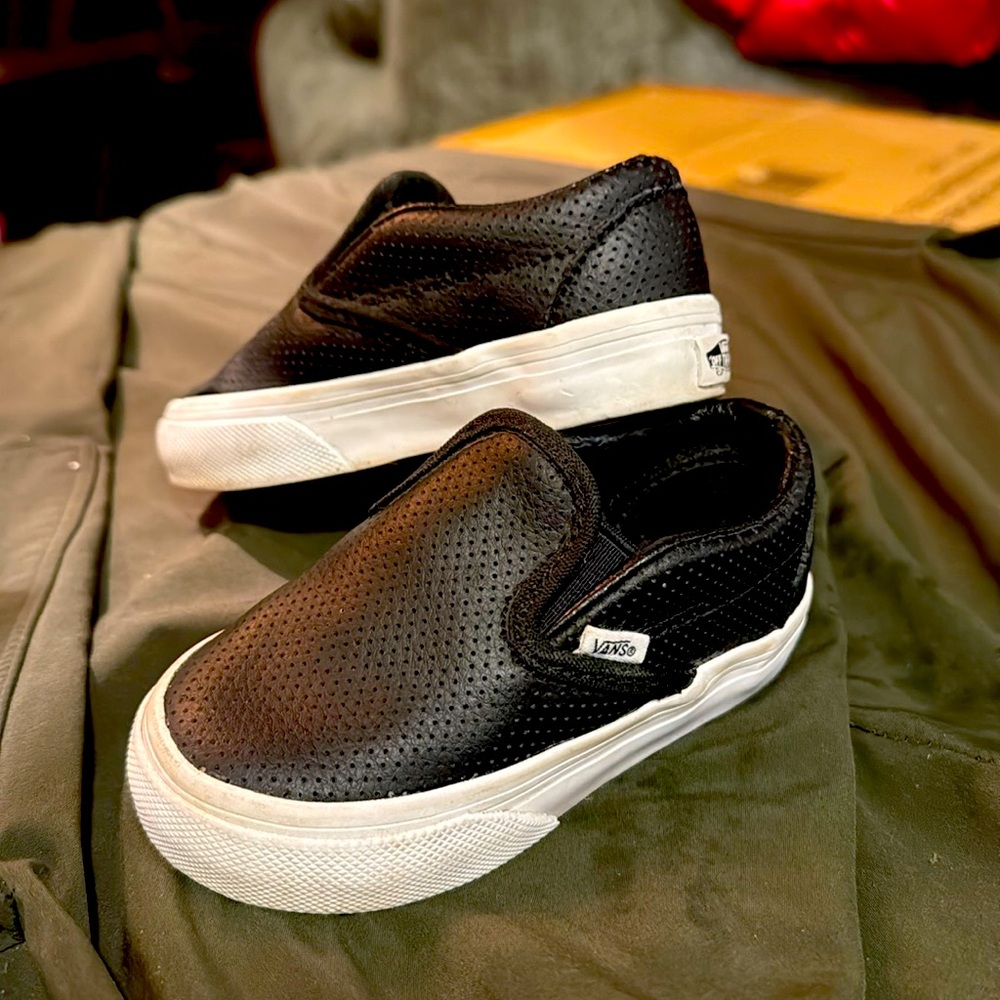 Vans off the wall slip ons toddler